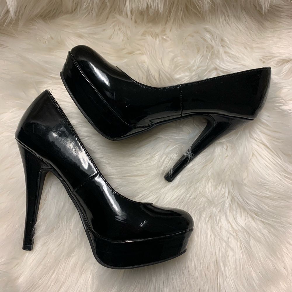 Black High Heels Women’s size 6